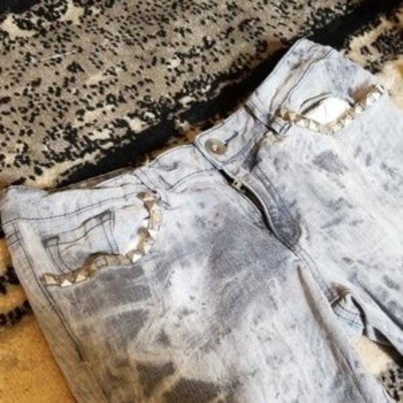 3/$20 a.n.a| Skinny Jeans Size 8/ 29 Silver/Gray - Picture 2 of 7